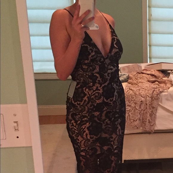 Meet your Posher, Nicole - Picture 3 of 6